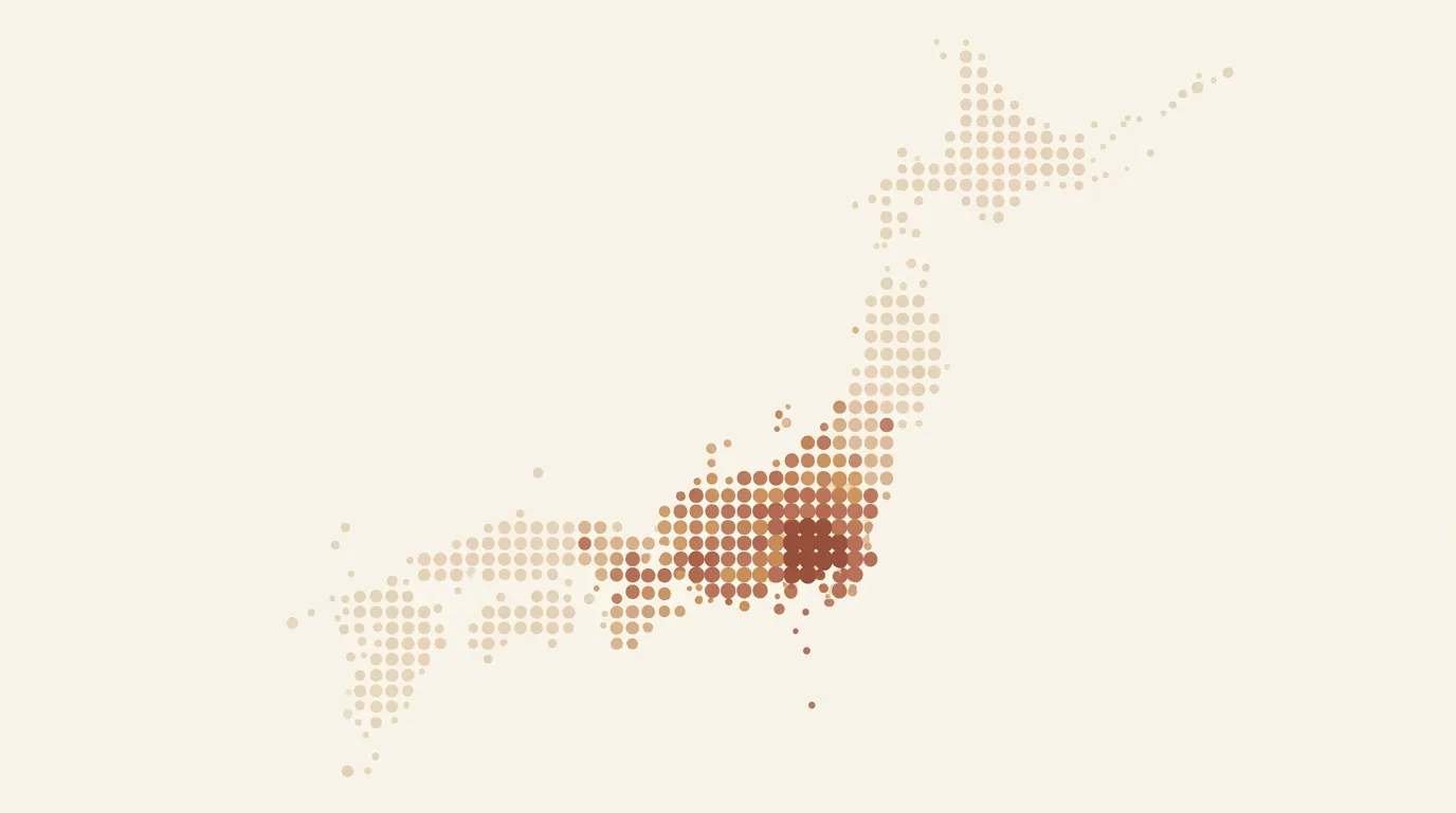 極簡幾何扁平插畫：奶油白背景上，一個由許多小圓點排出的日本列島輪廓，列島邊緣的圓點逐漸稀疏、淡出，僅中央（象徵東京）一處圓點高度密集、顏色最深；莫蘭迪低飽和暖色系、無漸層、無文字。
